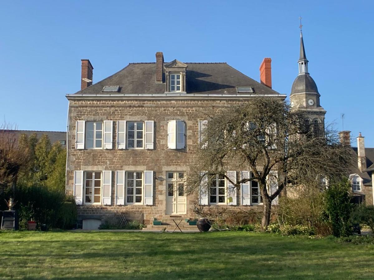 Maison d'hôtes La Doucelle Lignieres-Orgeres Exterior foto