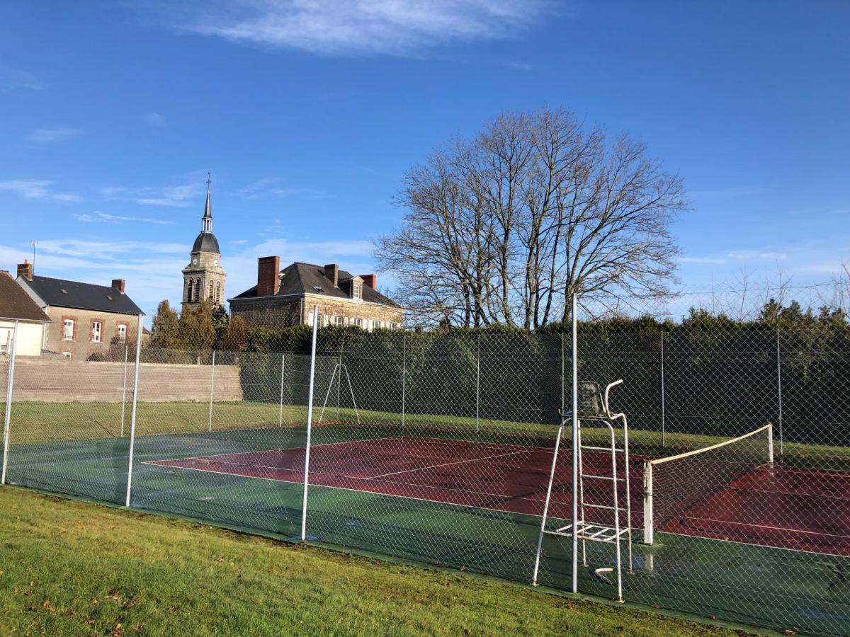 Maison d'hôtes La Doucelle Lignieres-Orgeres Exterior foto
