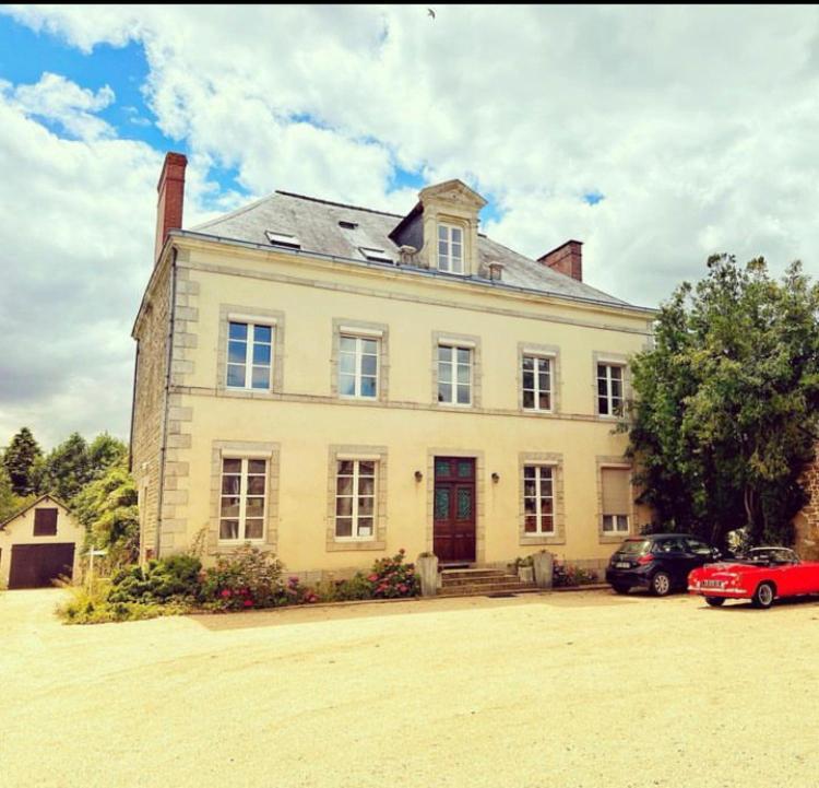 Maison d'hôtes La Doucelle Lignieres-Orgeres Exterior foto